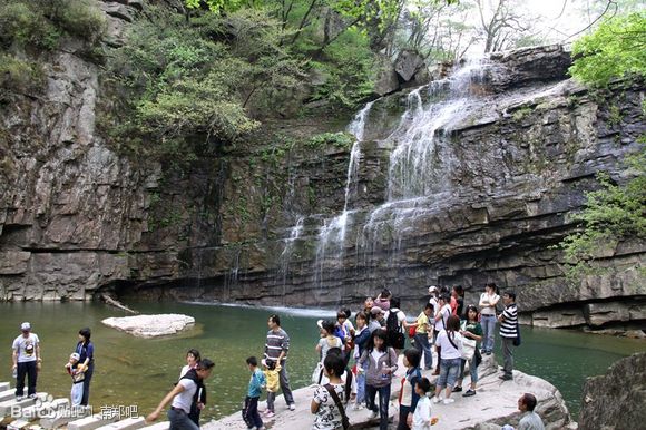 黎坪森林公园枫林瀑布.jpg